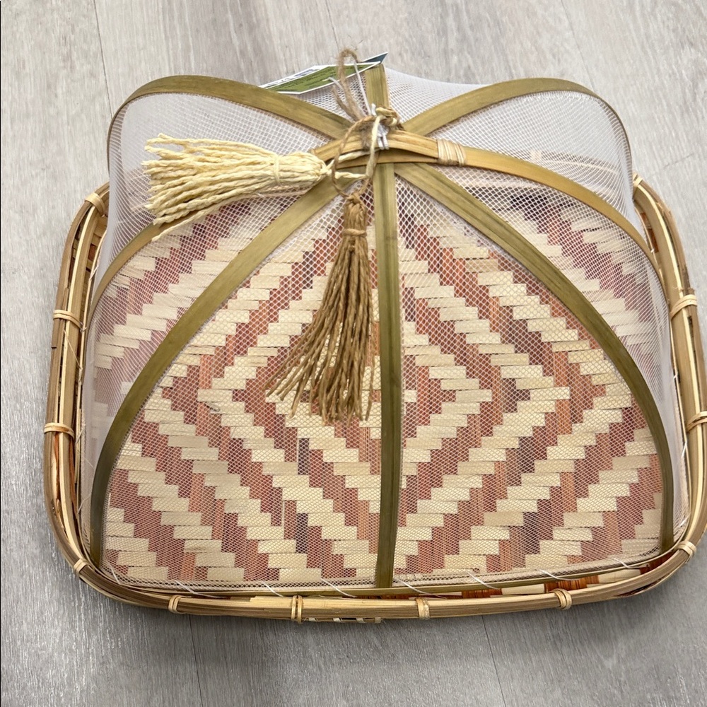 Stylish Tan and Cream Woven Basket Bag